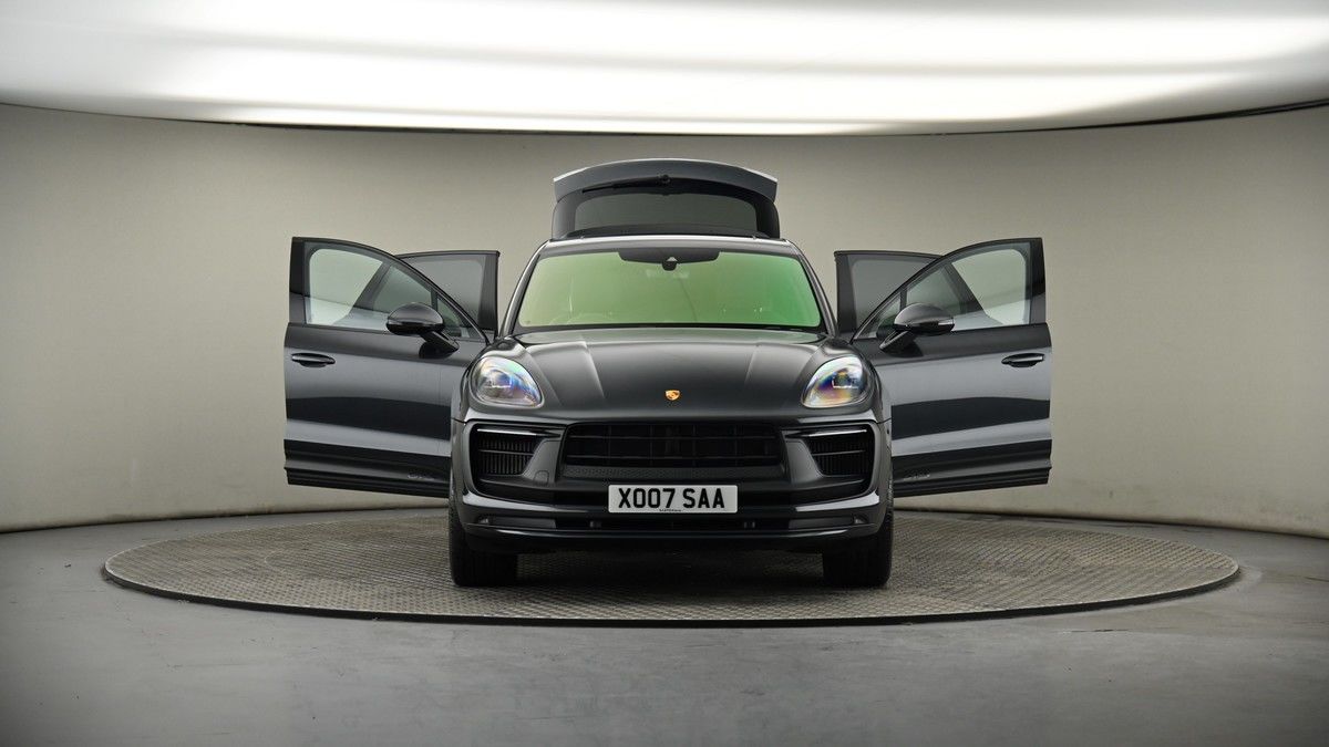 More views of Porsche Macan