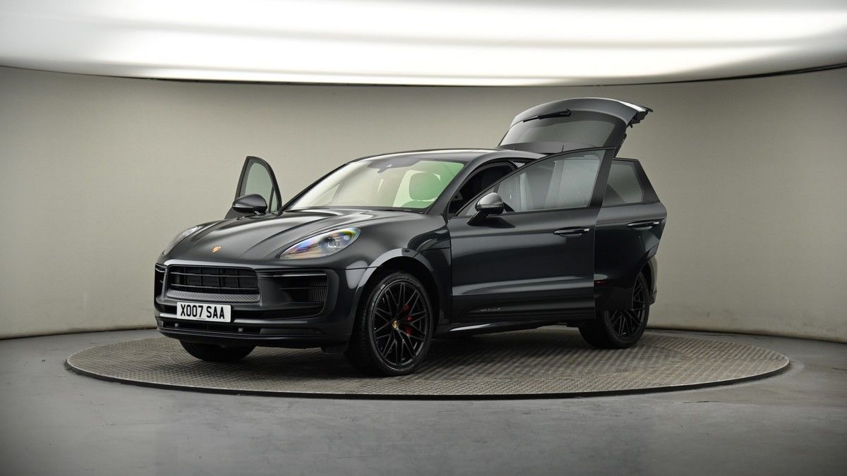 More views of Porsche Macan