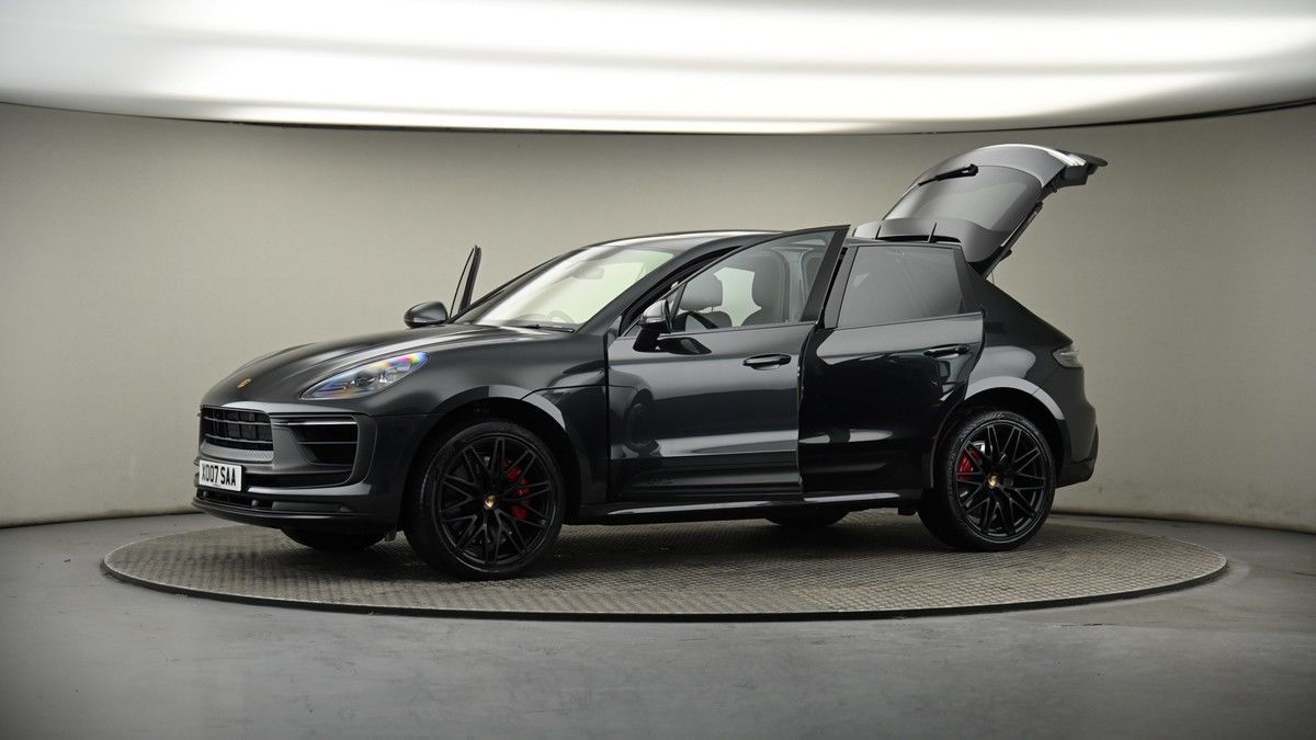 More views of Porsche Macan