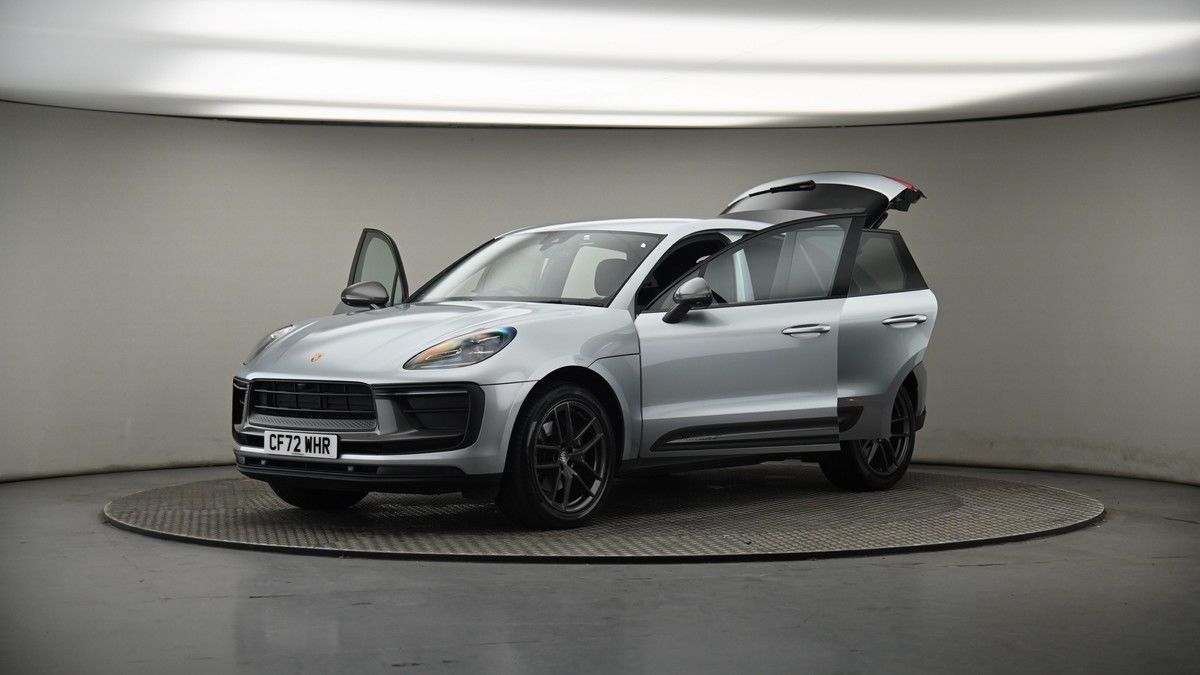 More views of Porsche Macan