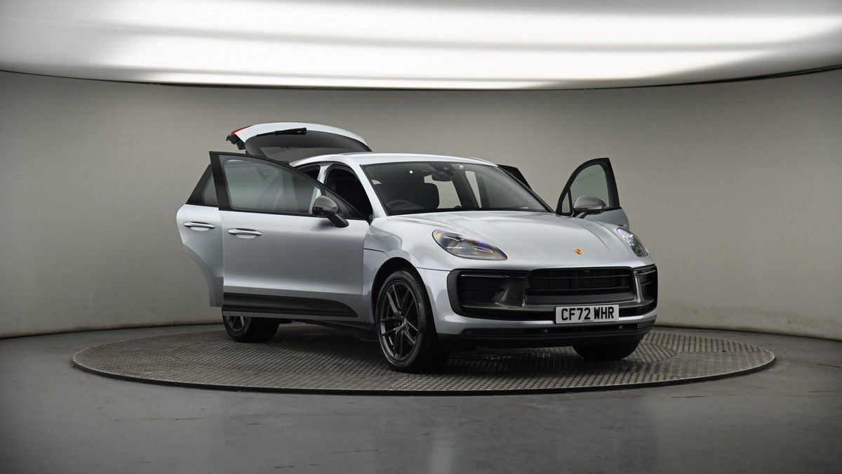 More views of Porsche Macan