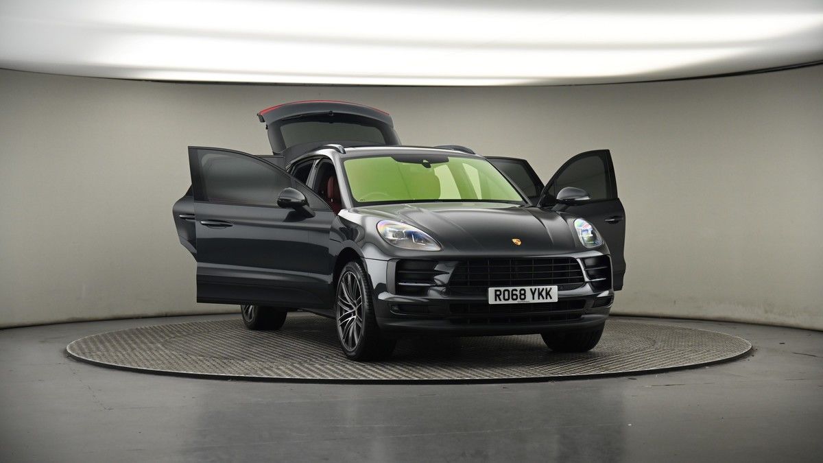 More views of Porsche Macan