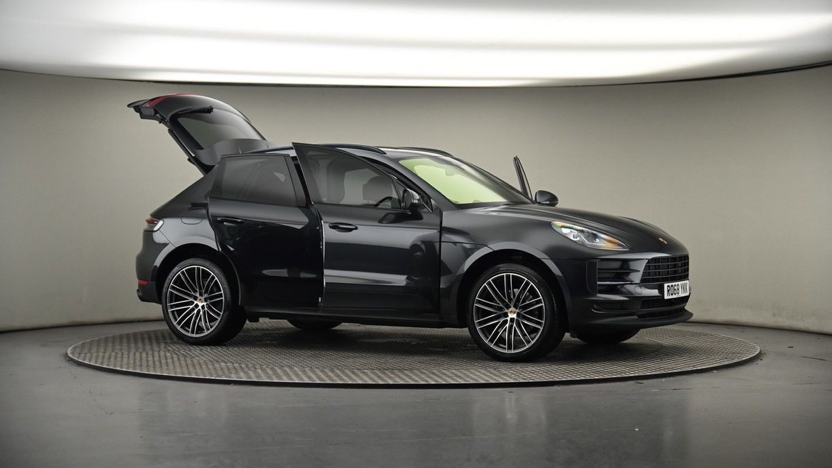 More views of Porsche Macan