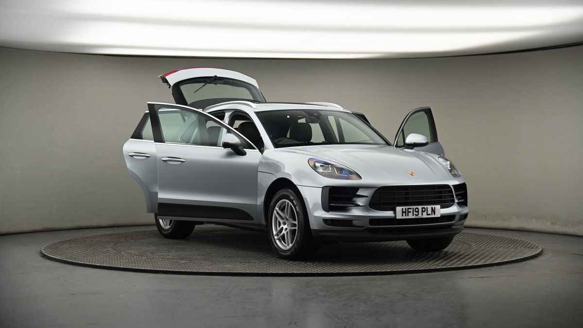 More views of Porsche Macan