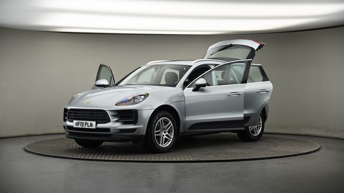 More views of Porsche Macan