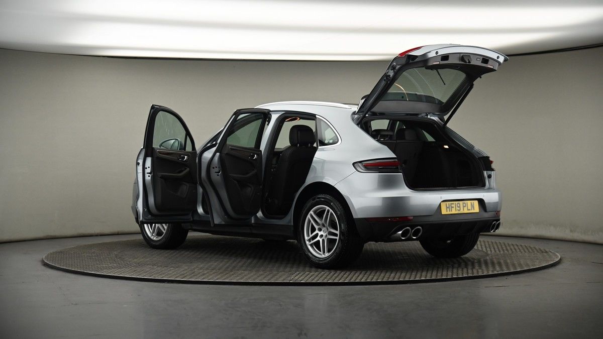 More views of Porsche Macan