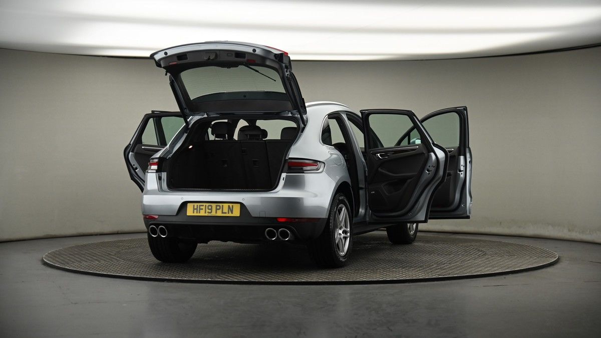 More views of Porsche Macan