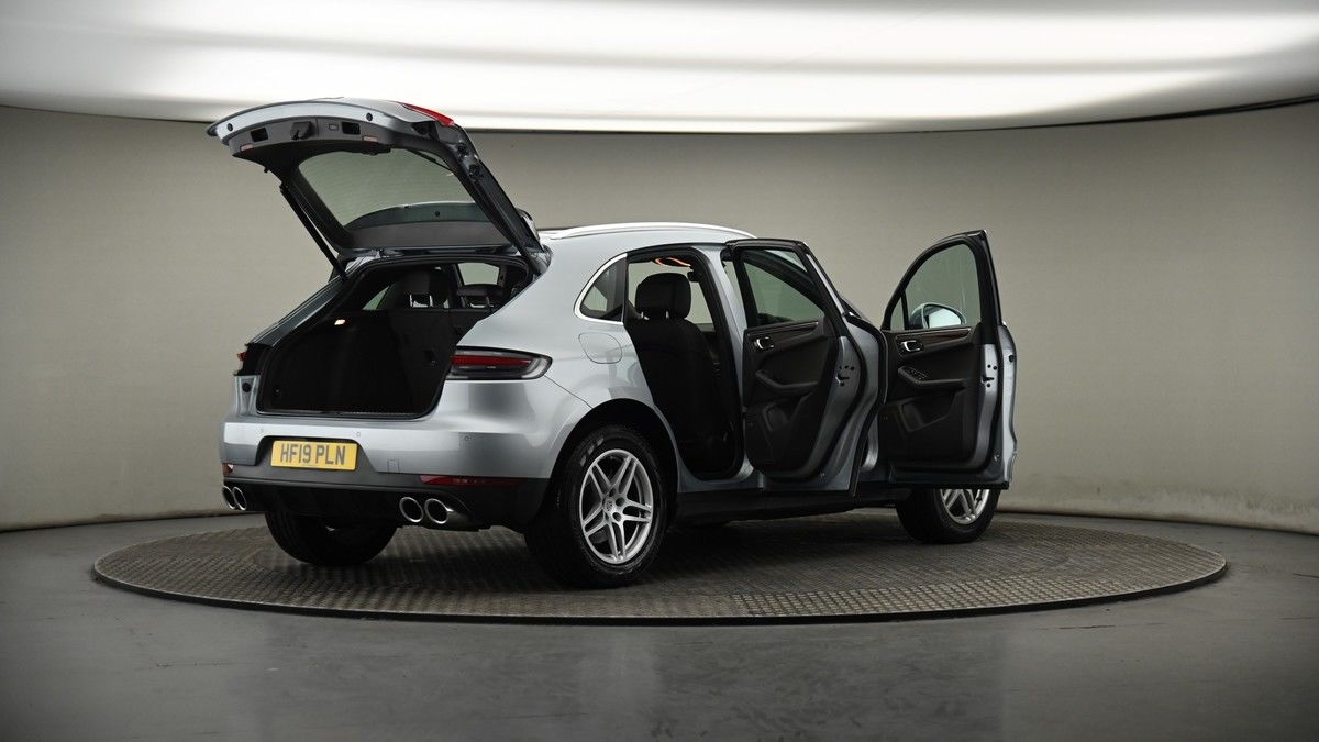 More views of Porsche Macan