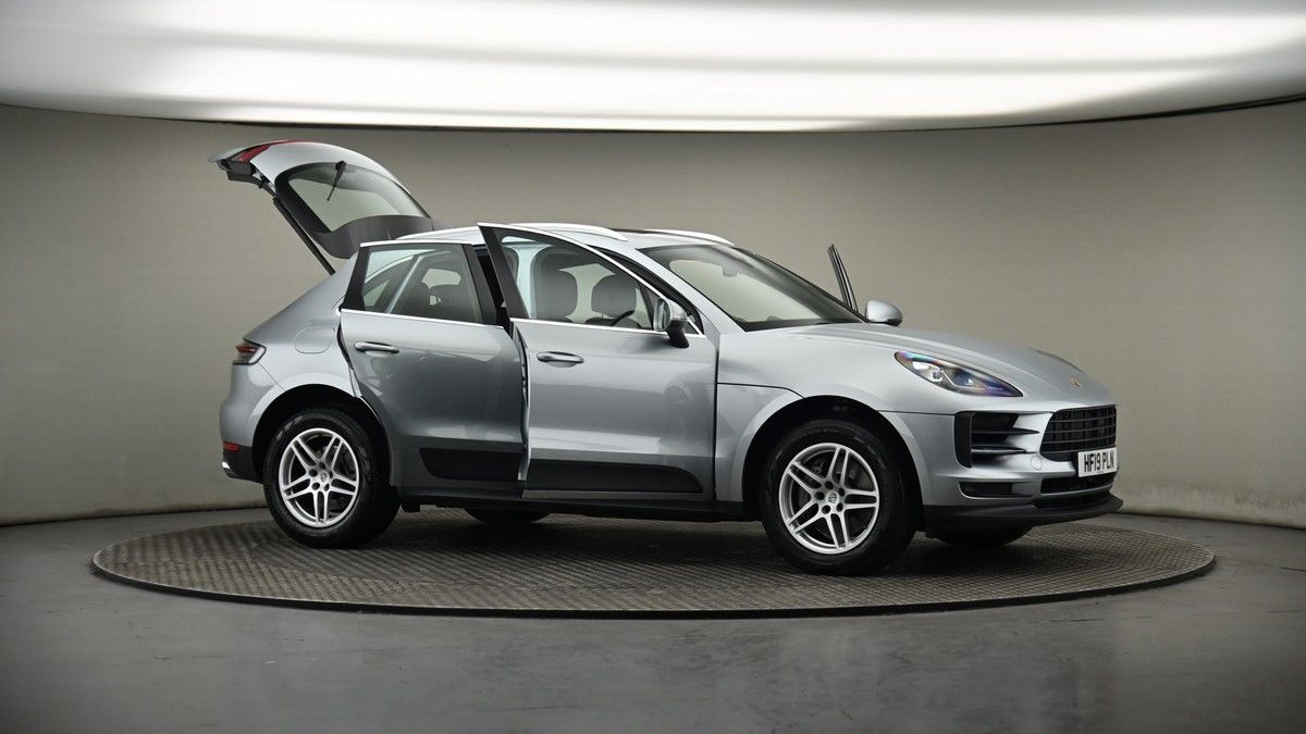 More views of Porsche Macan