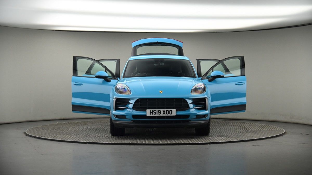 More views of Porsche Macan