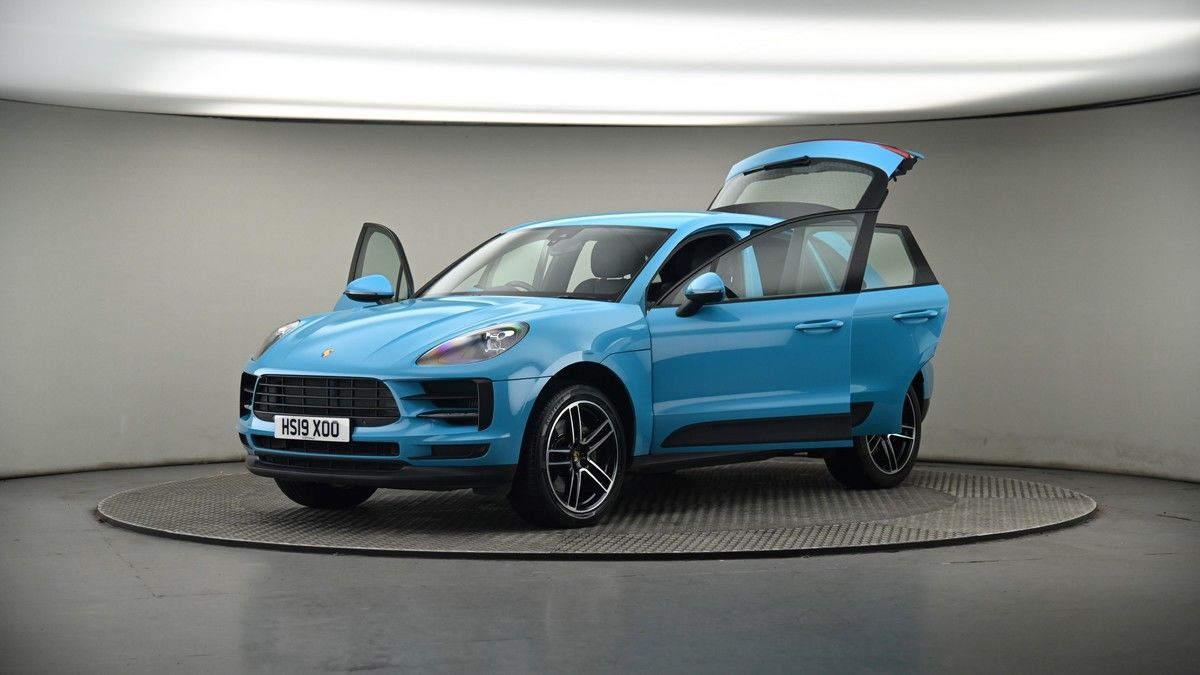 More views of Porsche Macan