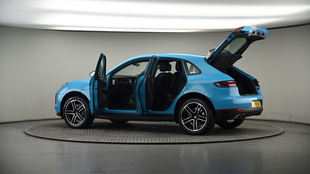 More views of Porsche Macan