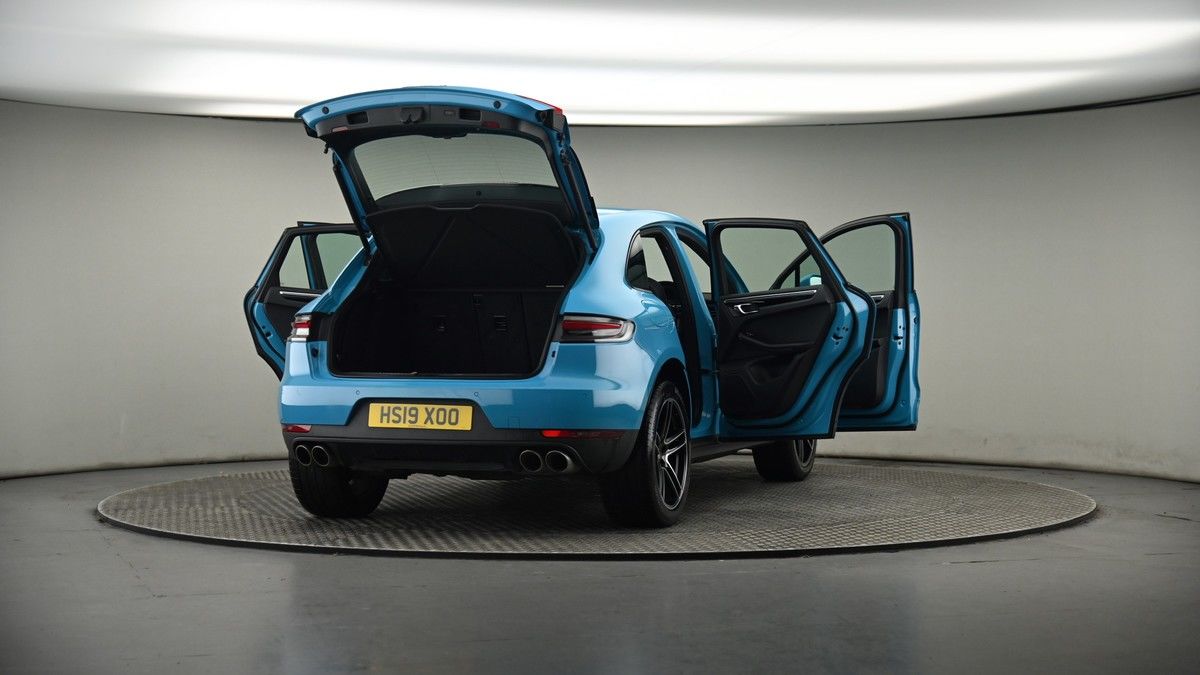 More views of Porsche Macan