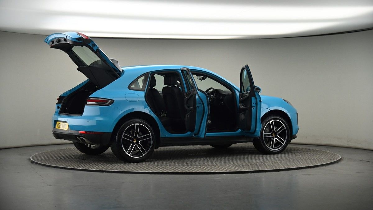 More views of Porsche Macan