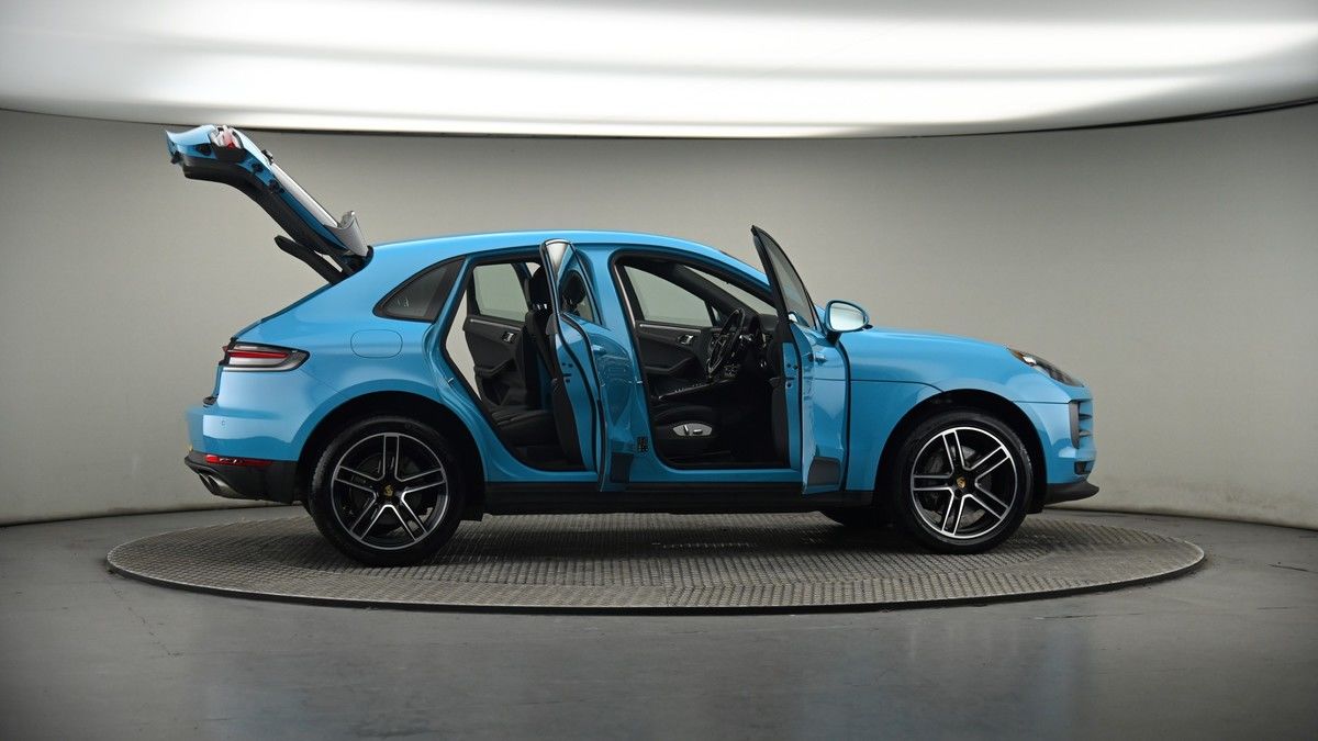 More views of Porsche Macan