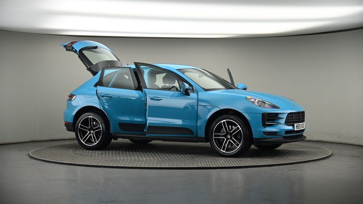 More views of Porsche Macan