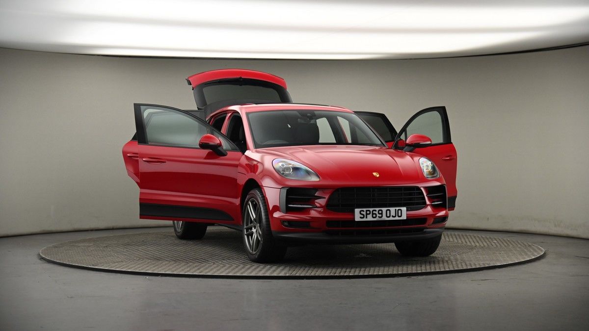 More views of Porsche Macan