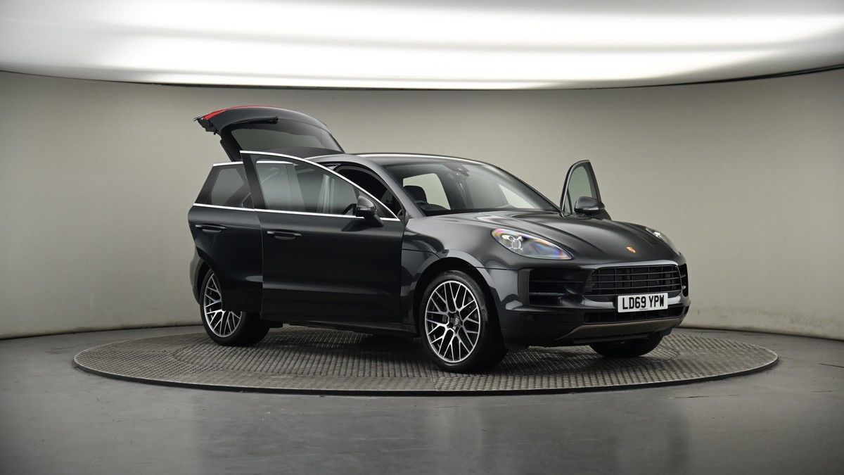 More views of Porsche Macan