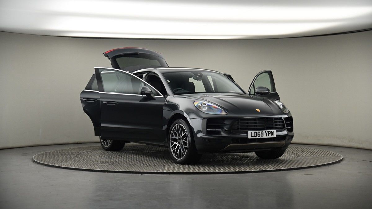 More views of Porsche Macan