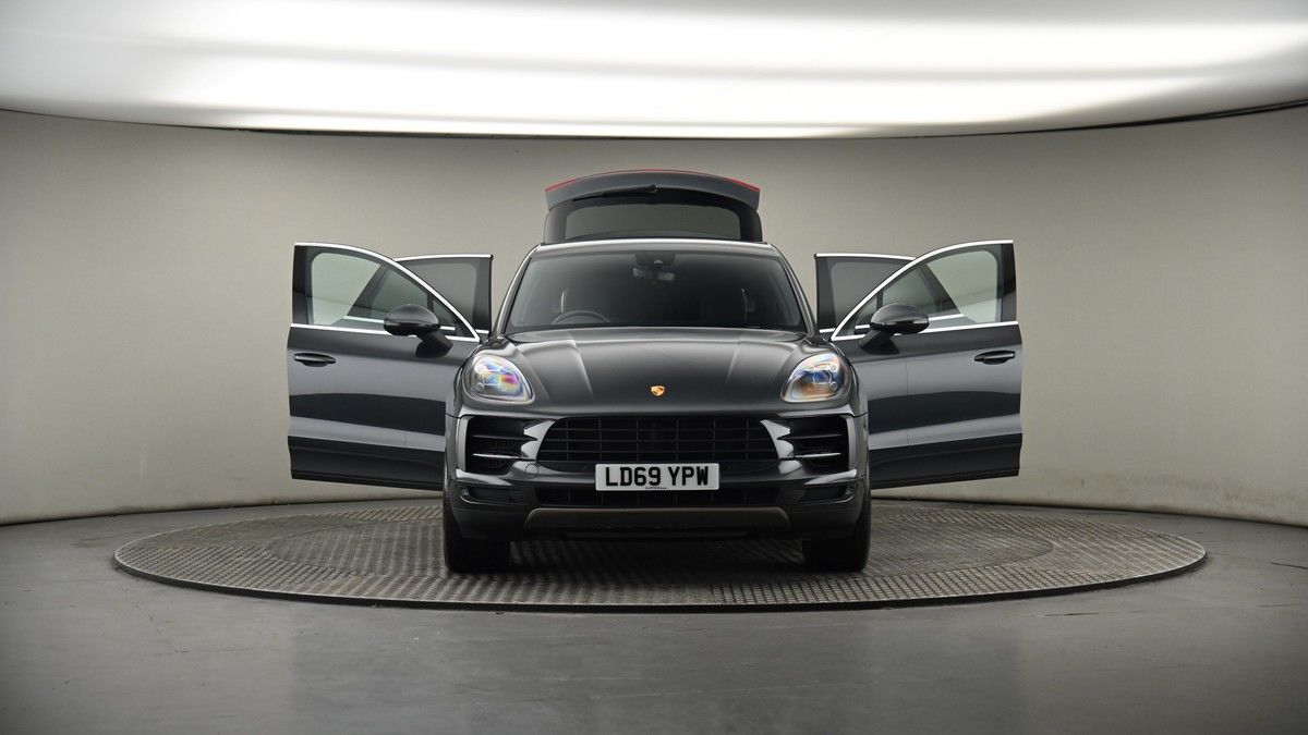 More views of Porsche Macan