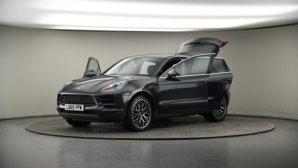 More views of Porsche Macan