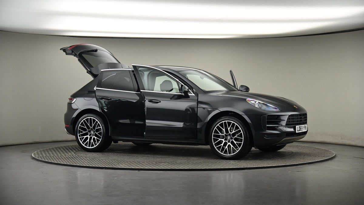 More views of Porsche Macan