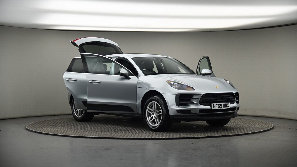 More views of Porsche Macan