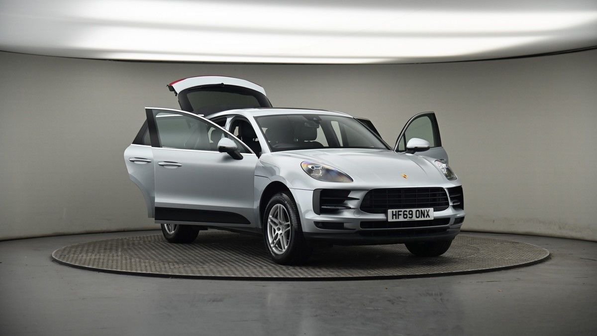 More views of Porsche Macan