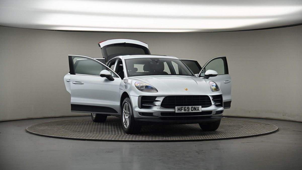 More views of Porsche Macan