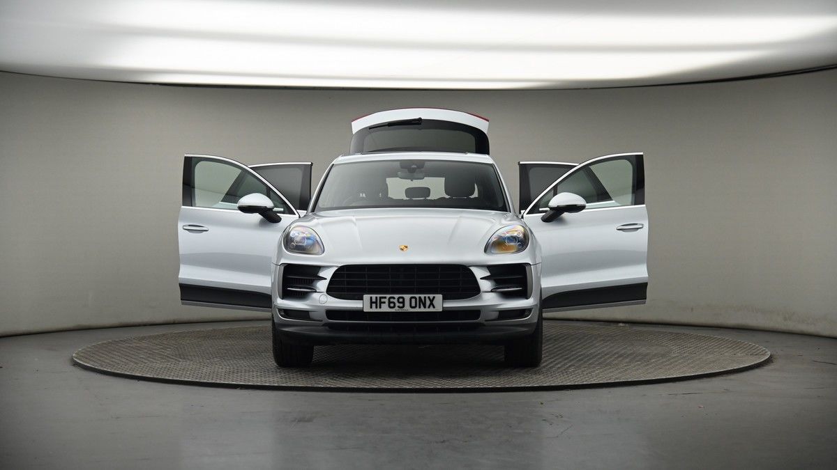 More views of Porsche Macan