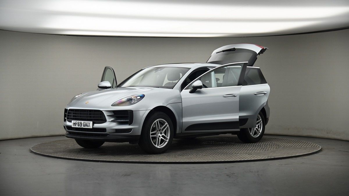 More views of Porsche Macan