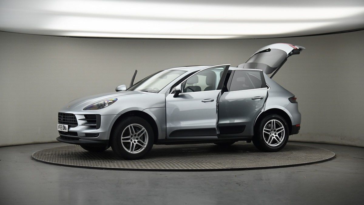 More views of Porsche Macan