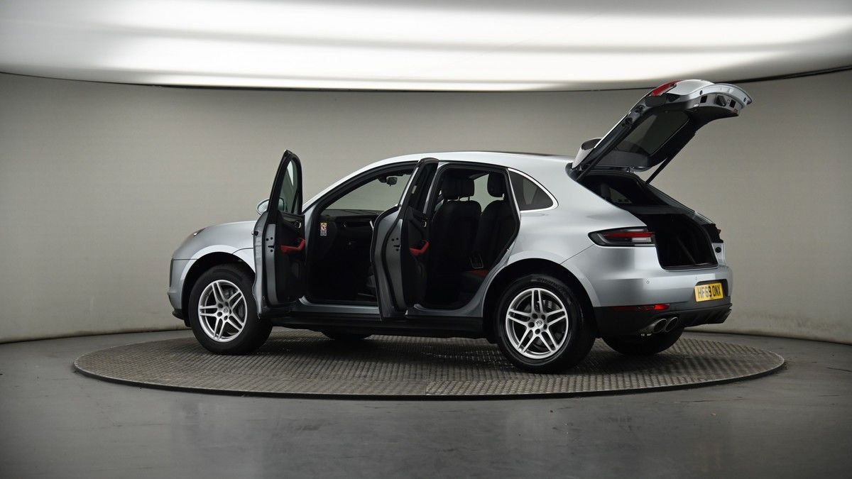 More views of Porsche Macan