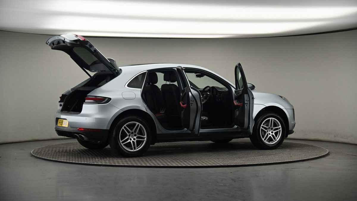 More views of Porsche Macan