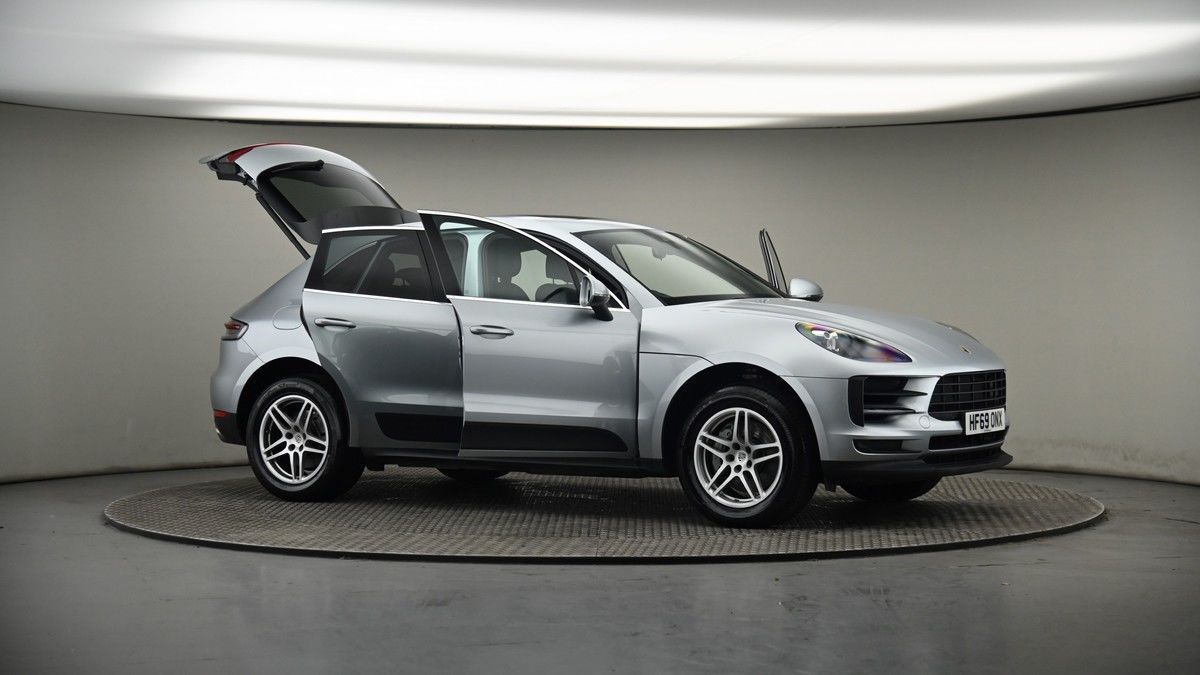 More views of Porsche Macan