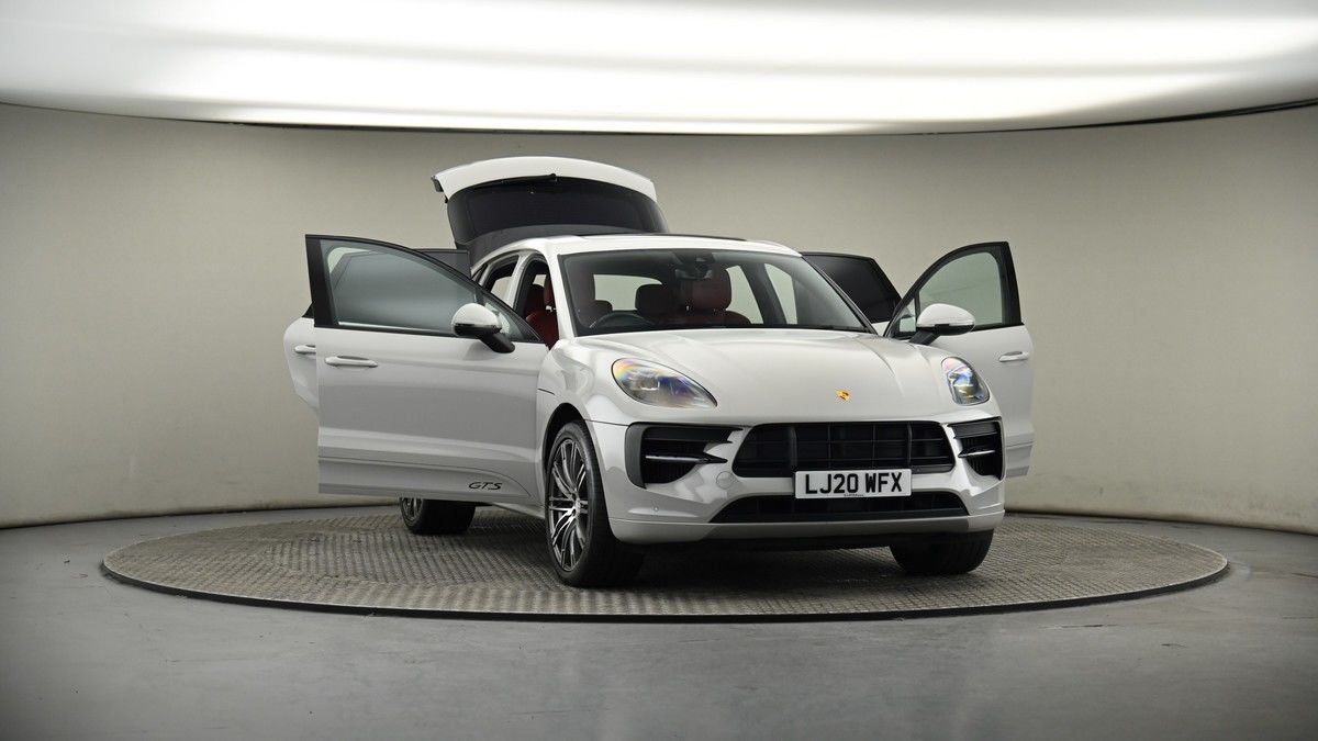 More views of Porsche Macan