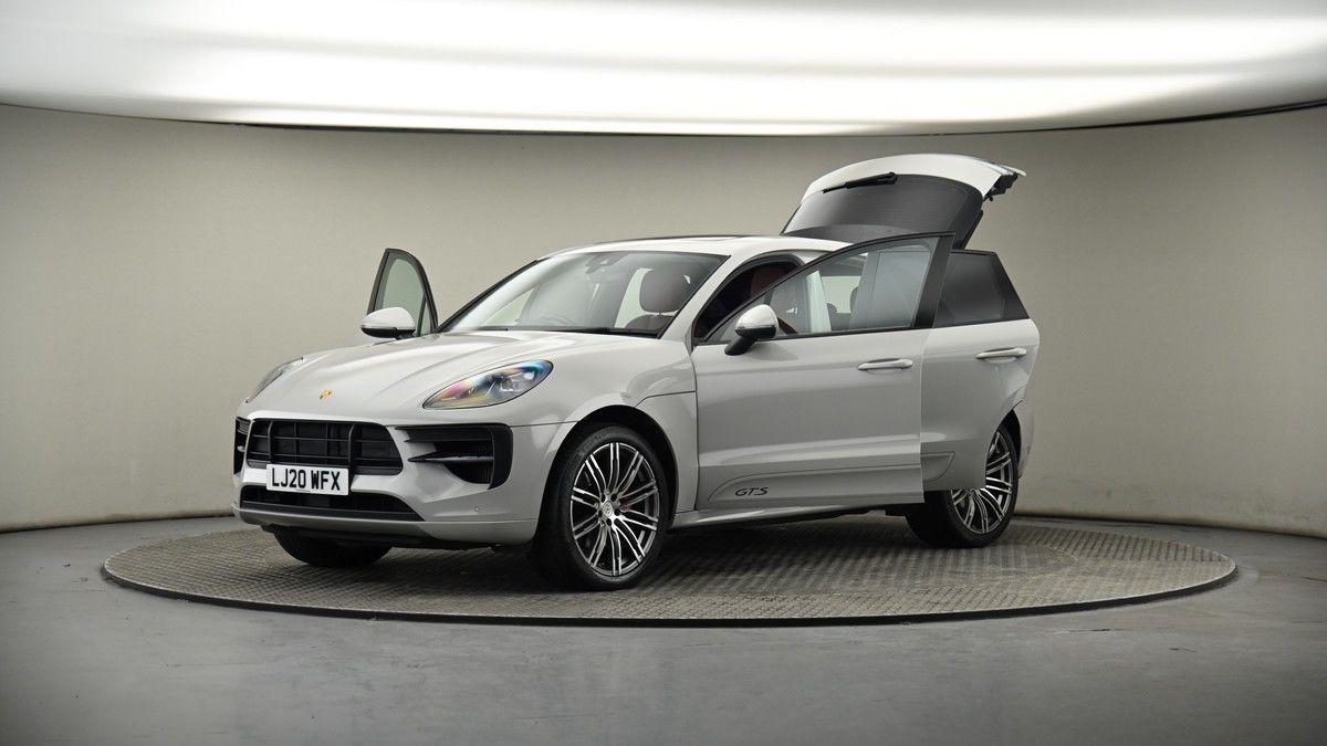 More views of Porsche Macan