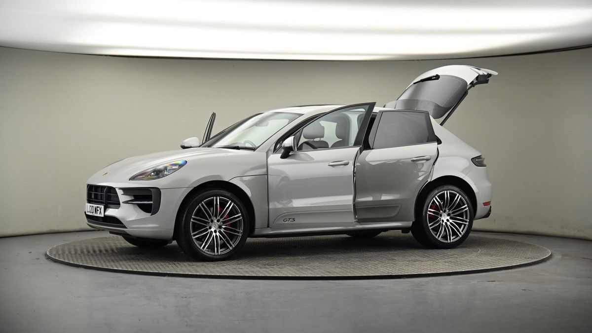 More views of Porsche Macan