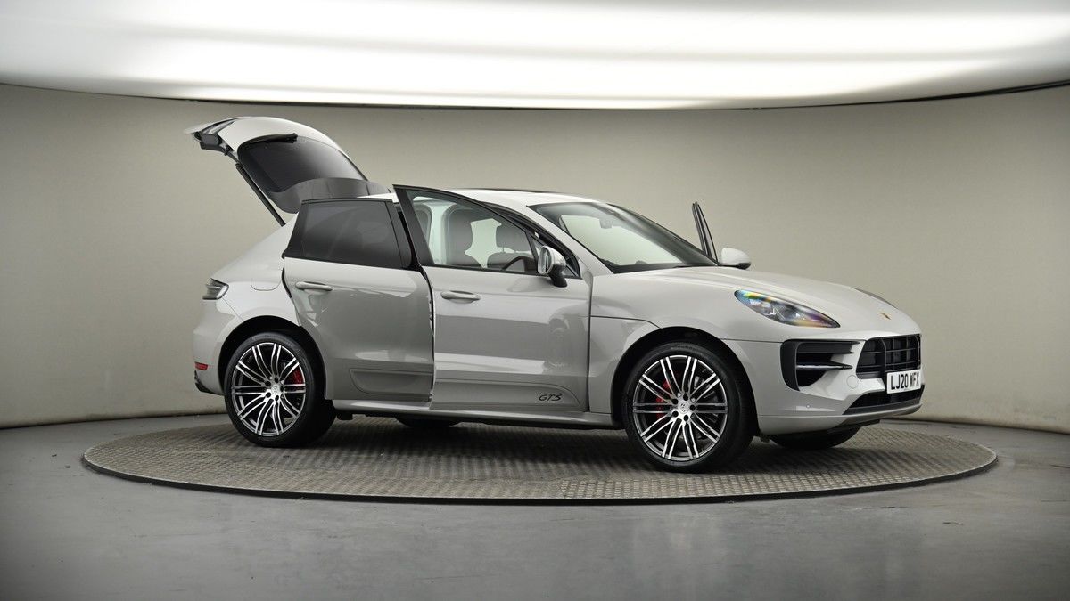 More views of Porsche Macan