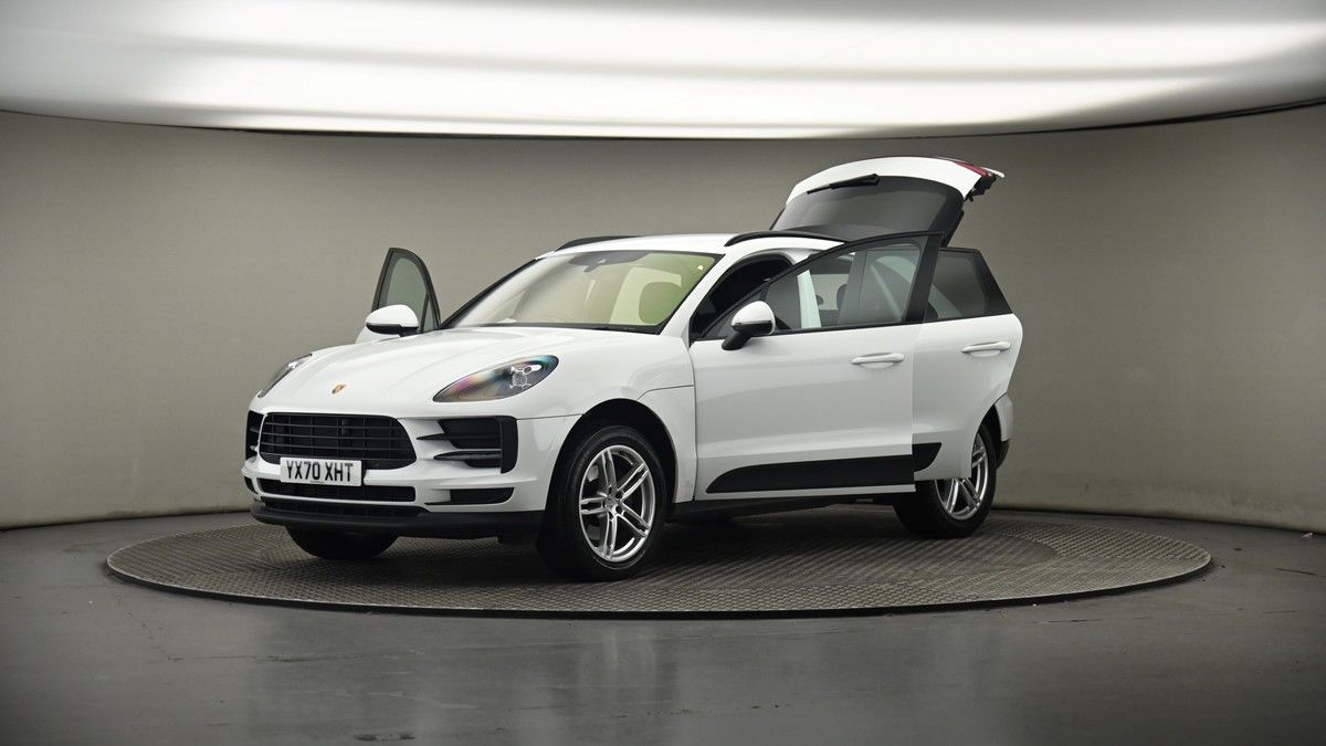 More views of Porsche Macan