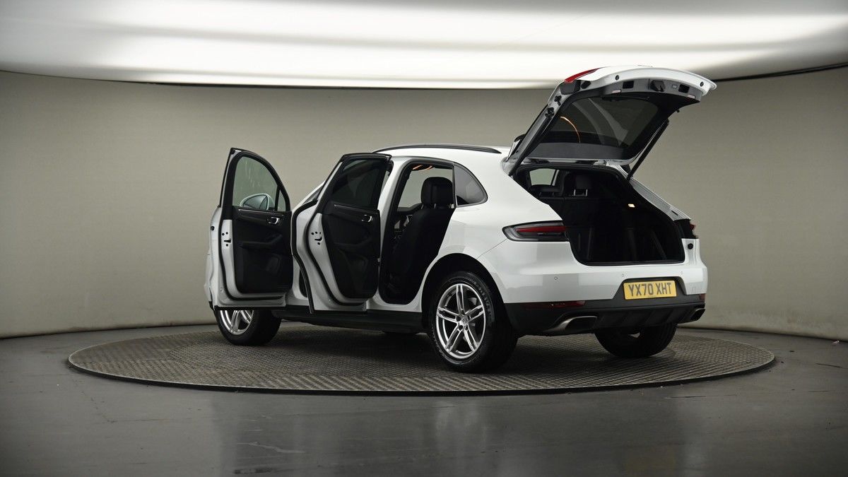 More views of Porsche Macan