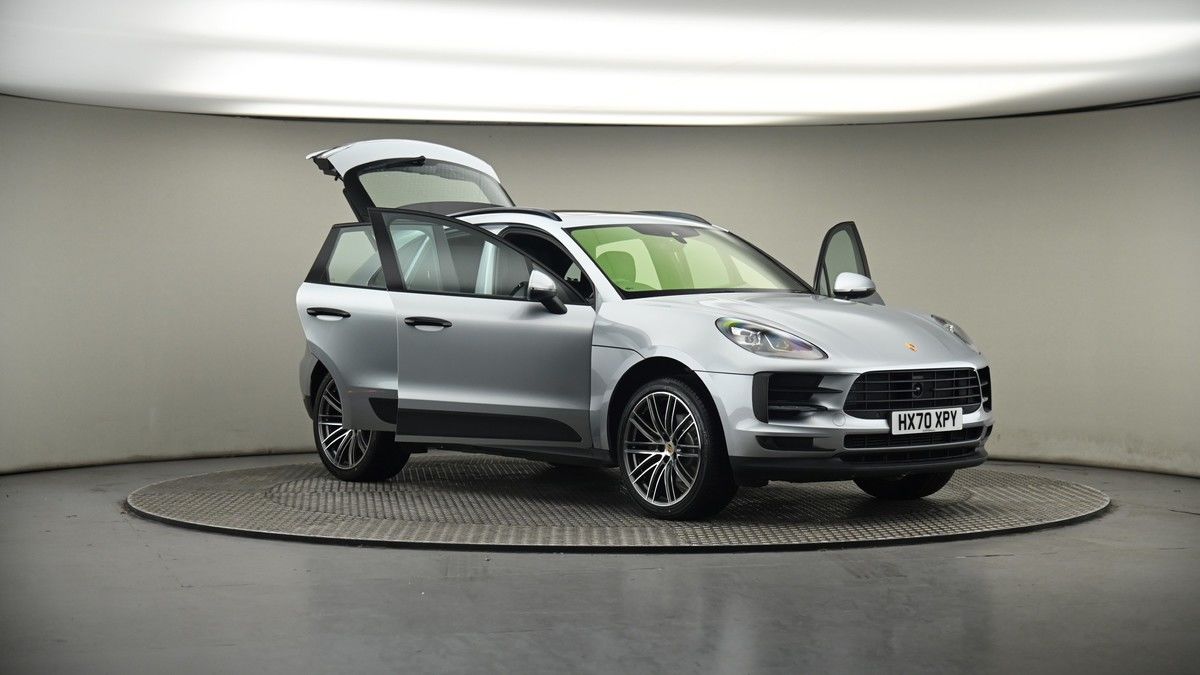 More views of Porsche Macan