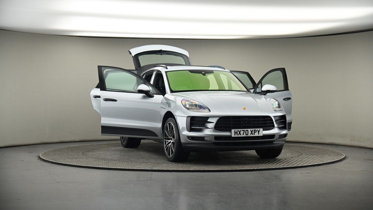 More views of Porsche Macan