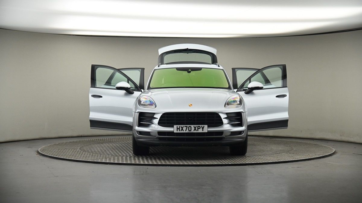 More views of Porsche Macan