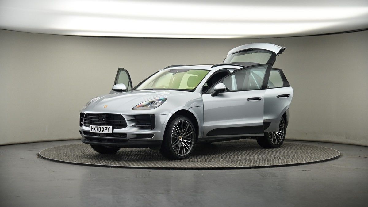 More views of Porsche Macan