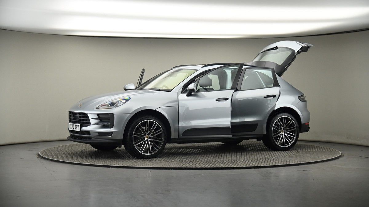 More views of Porsche Macan