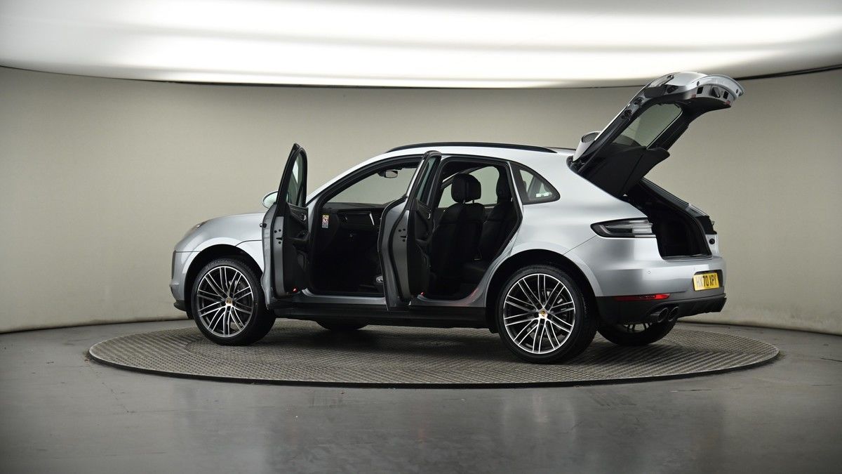 More views of Porsche Macan