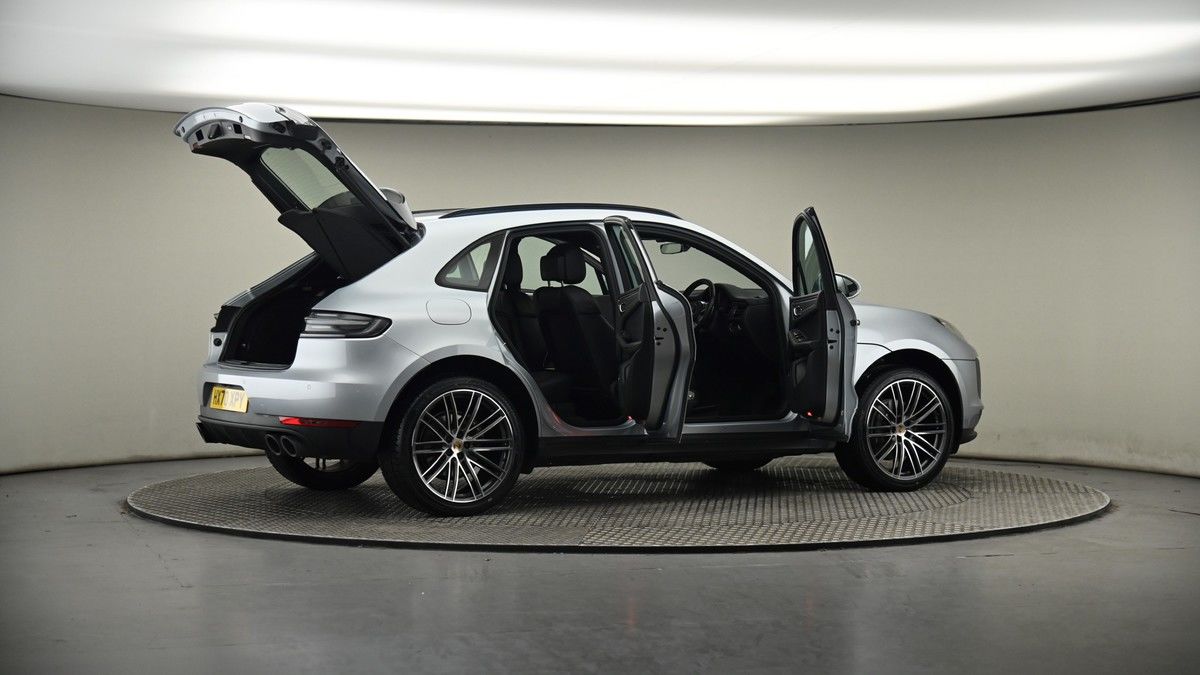 More views of Porsche Macan