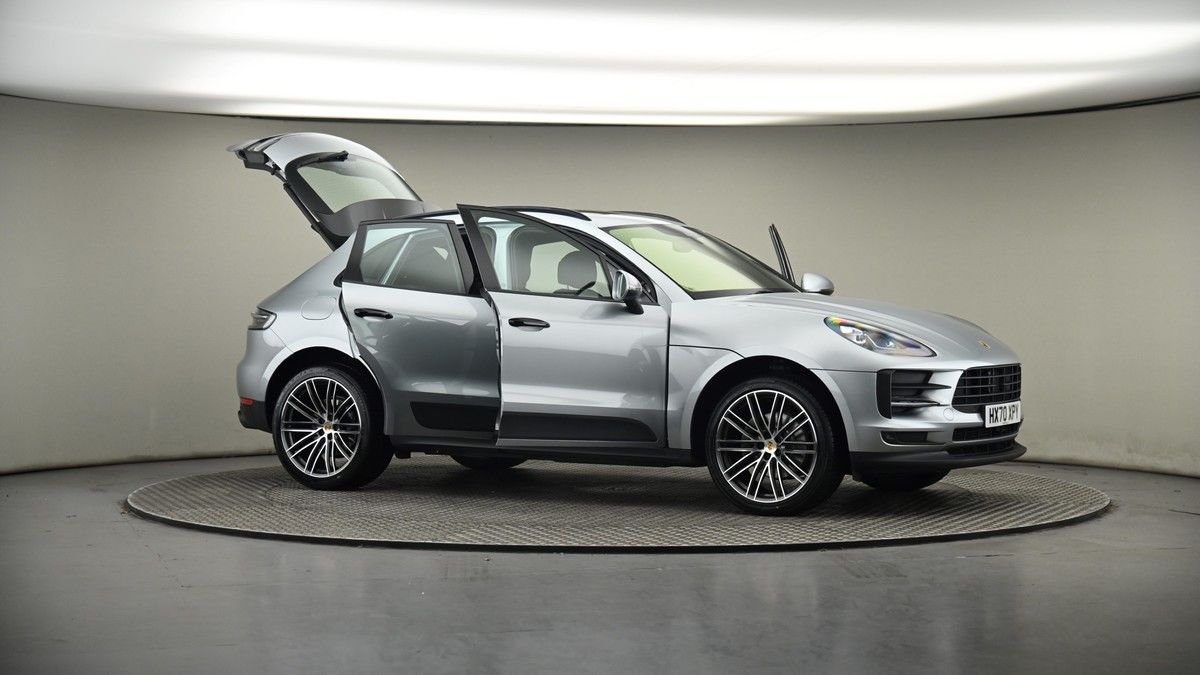 More views of Porsche Macan