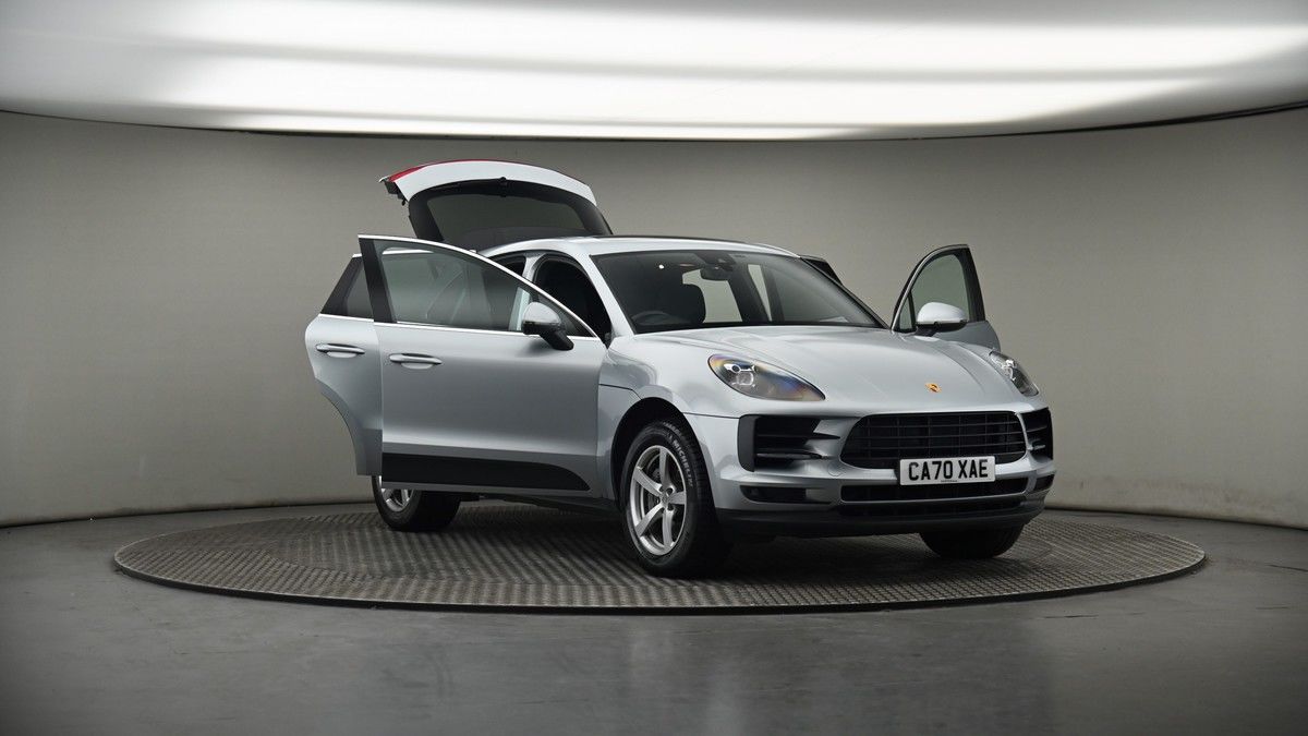 More views of Porsche Macan